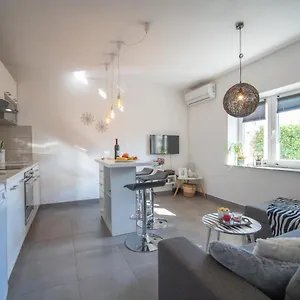  Apartment Zara